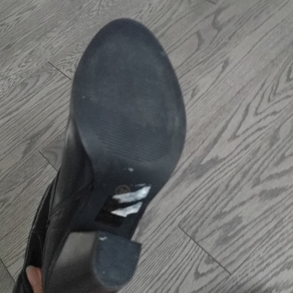 Genuine leather shoes boots by le Chateau - Picture 10 of 12